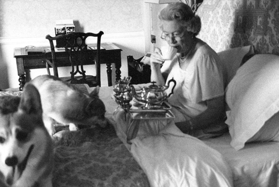 Alison Jackson: Queen In Bed With Corgis